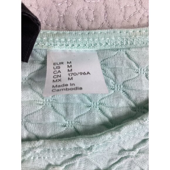H&M Divided Cute Mint Textured Crop Top*Scoop Neck*Stretch Fit Womens Size M*EUC - Picture 4 of 6